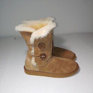 Cozy Steps Genuine Sheepskin 2 Side Buttons Booties Size 8 Brown/Cream